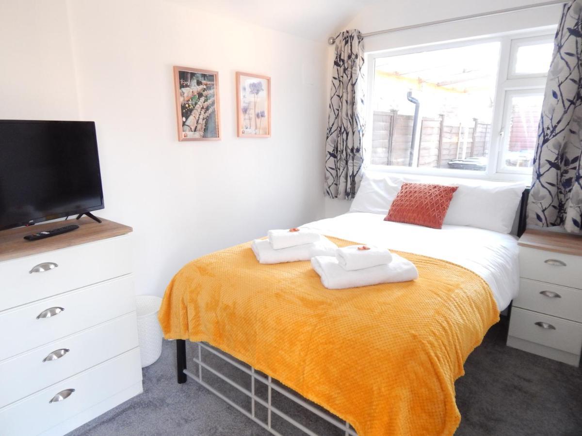 קאמברידג' Modern, Well Located En-Suite Rooms With Parking - Orbitat Accommodations מראה חיצוני תמונה